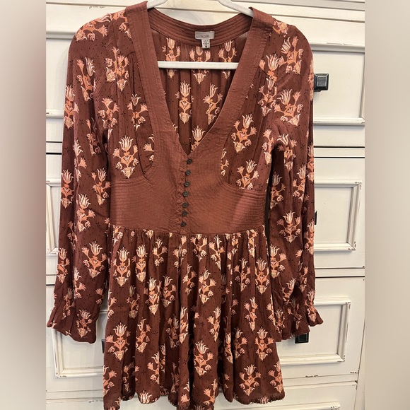 Ecote Long Sleeve Floral Dress in Brown - Picture 6 of 7